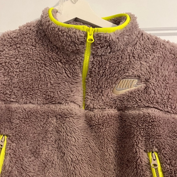 Cropped Nike teddy sweater - Picture 3 of 5